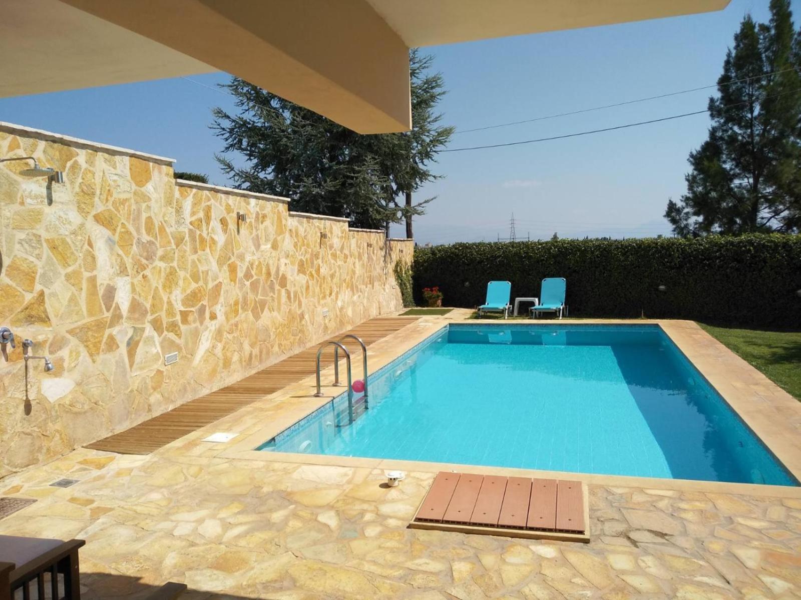 Apartment With Private Pool Kiáton 外观 照片