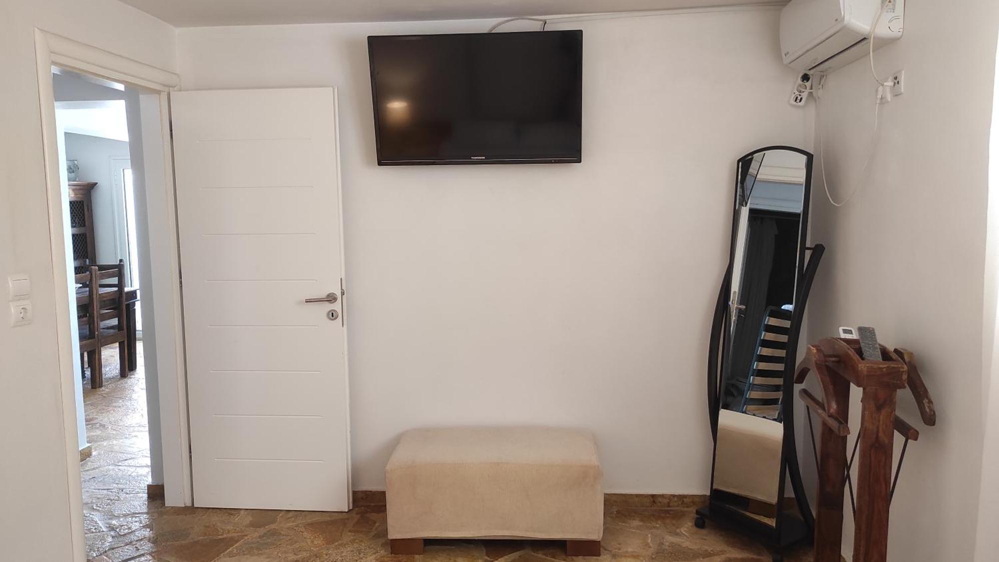 Apartment With Private Pool Kiáton 外观 照片