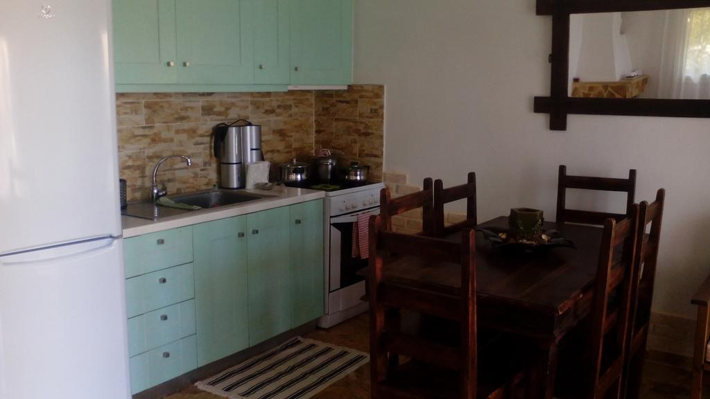 Apartment With Private Pool Kiáton 外观 照片