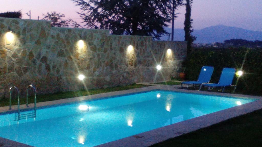 Apartment With Private Pool Kiáton 外观 照片